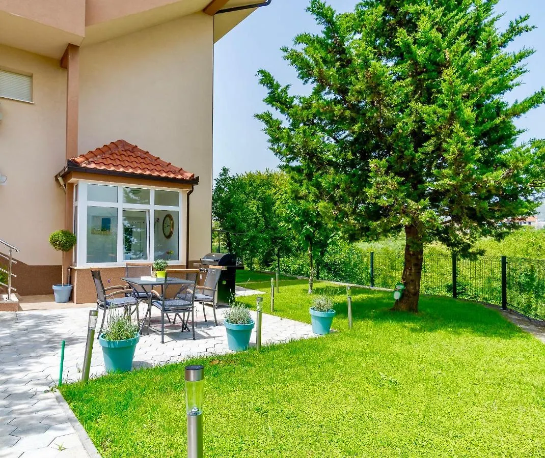 Ena Apartment Split