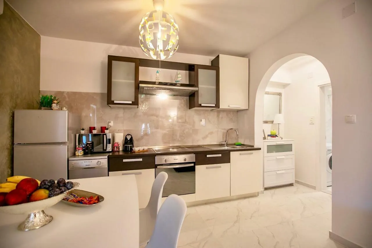 Ena Apartment Split